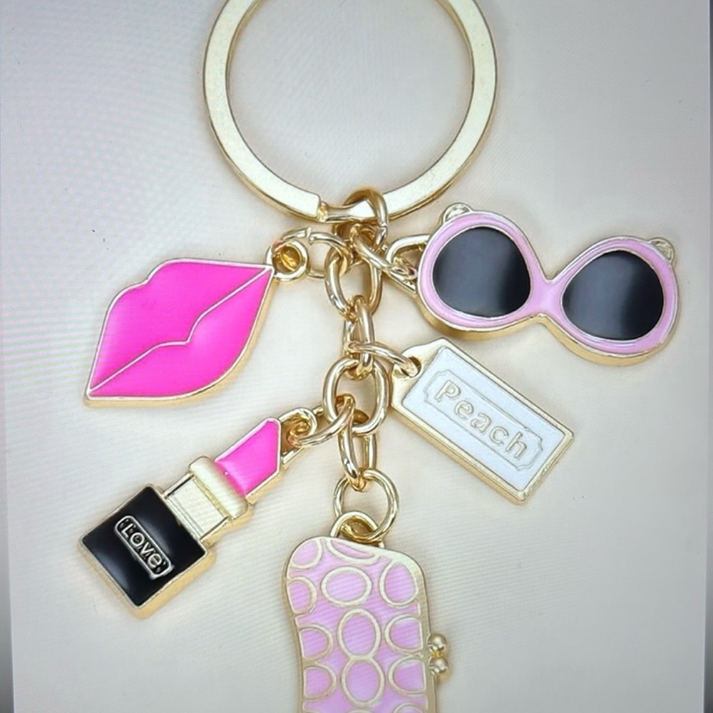 Diva Gold/Pink Keychain 🌸🌺